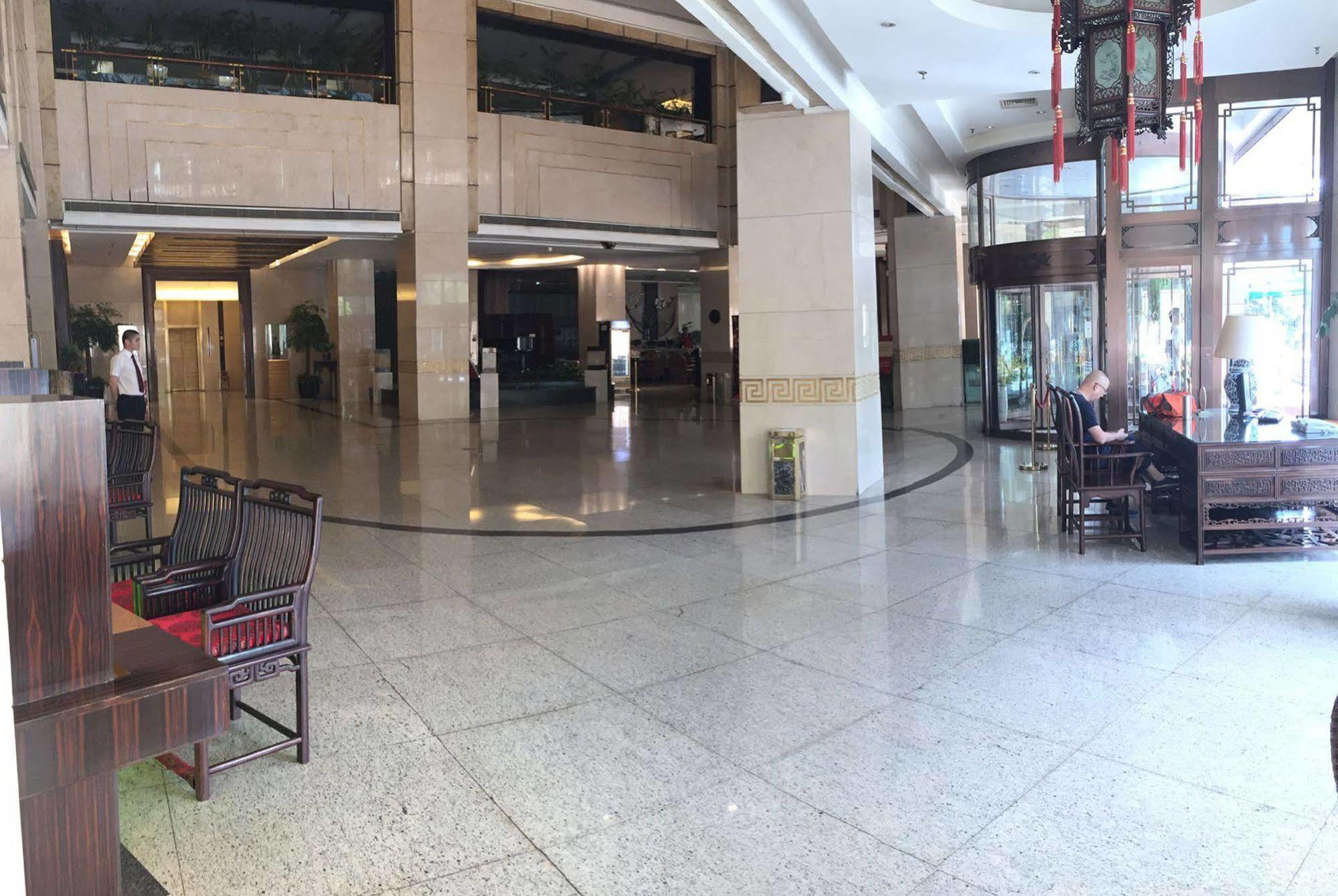Yiwu Yi He Hotel Exterior photo